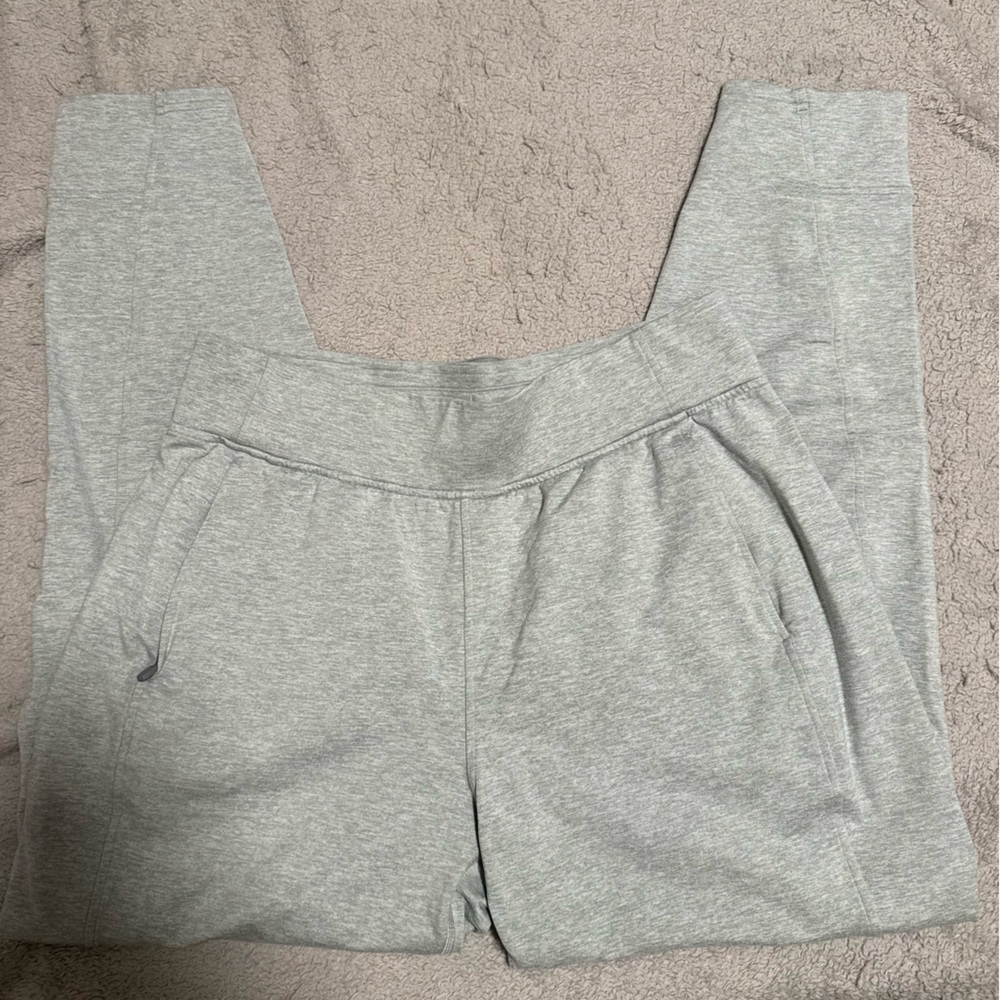 tapered sweat pants